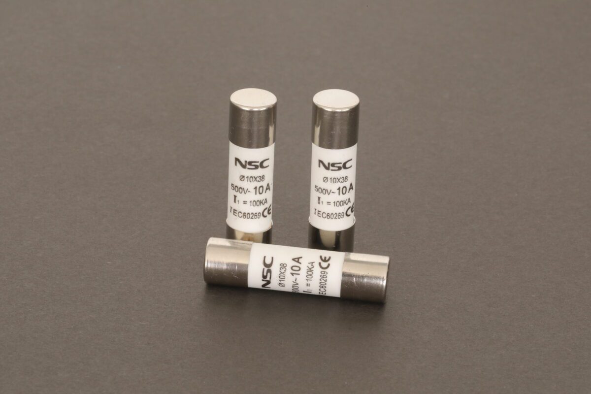 آشنایی با فیوز استوانه ای 38*10 یا سیلندری 423A2399 scaled - آشنایی با فیوز استوانه ای 38*10 یا سیلندری