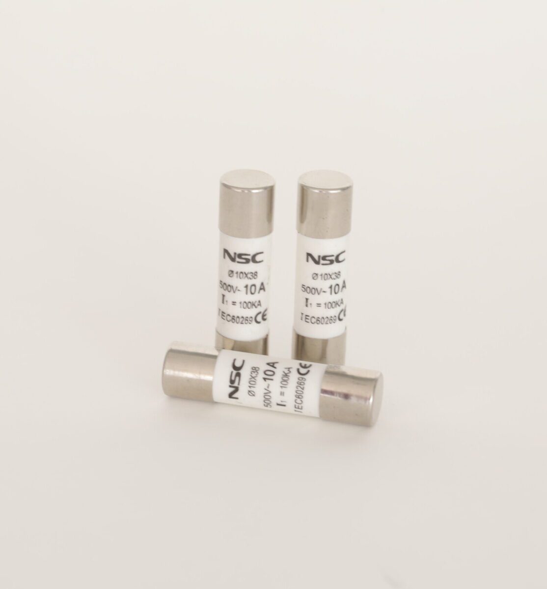 423A2396 scaled e1719400393744 - تفاوت کلید مینیاتوری و فیوز